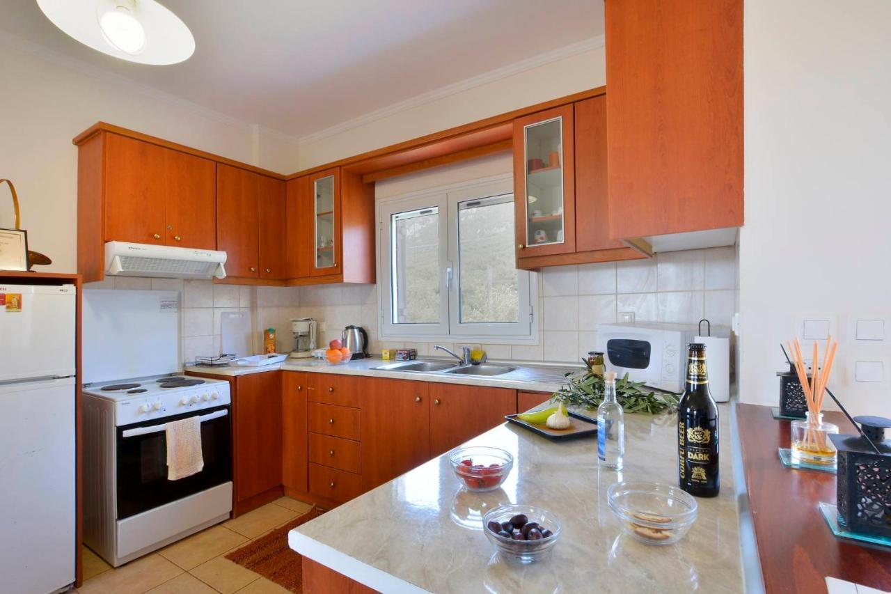 Giokos Apartamento Ágios Matthaíos Exterior foto