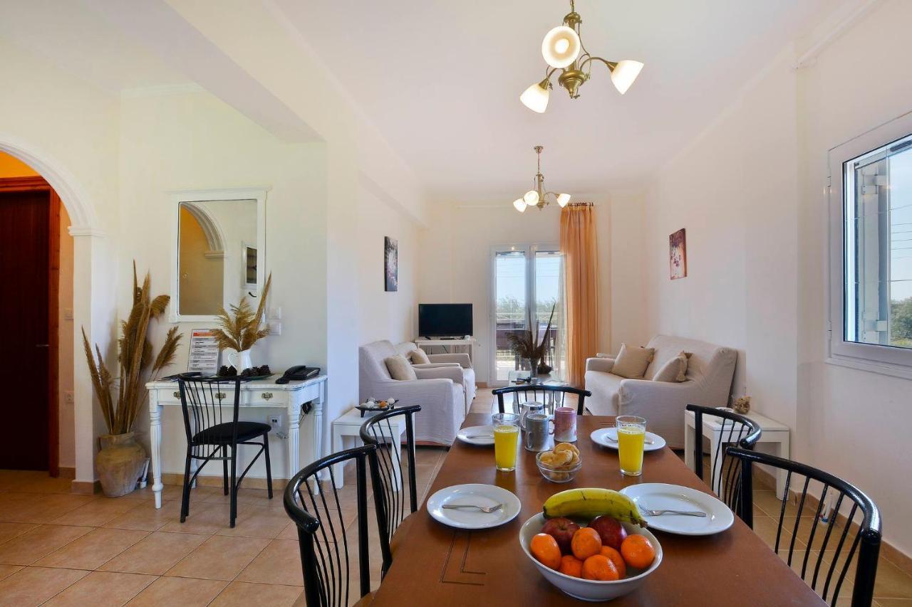 Giokos Apartamento Ágios Matthaíos Exterior foto