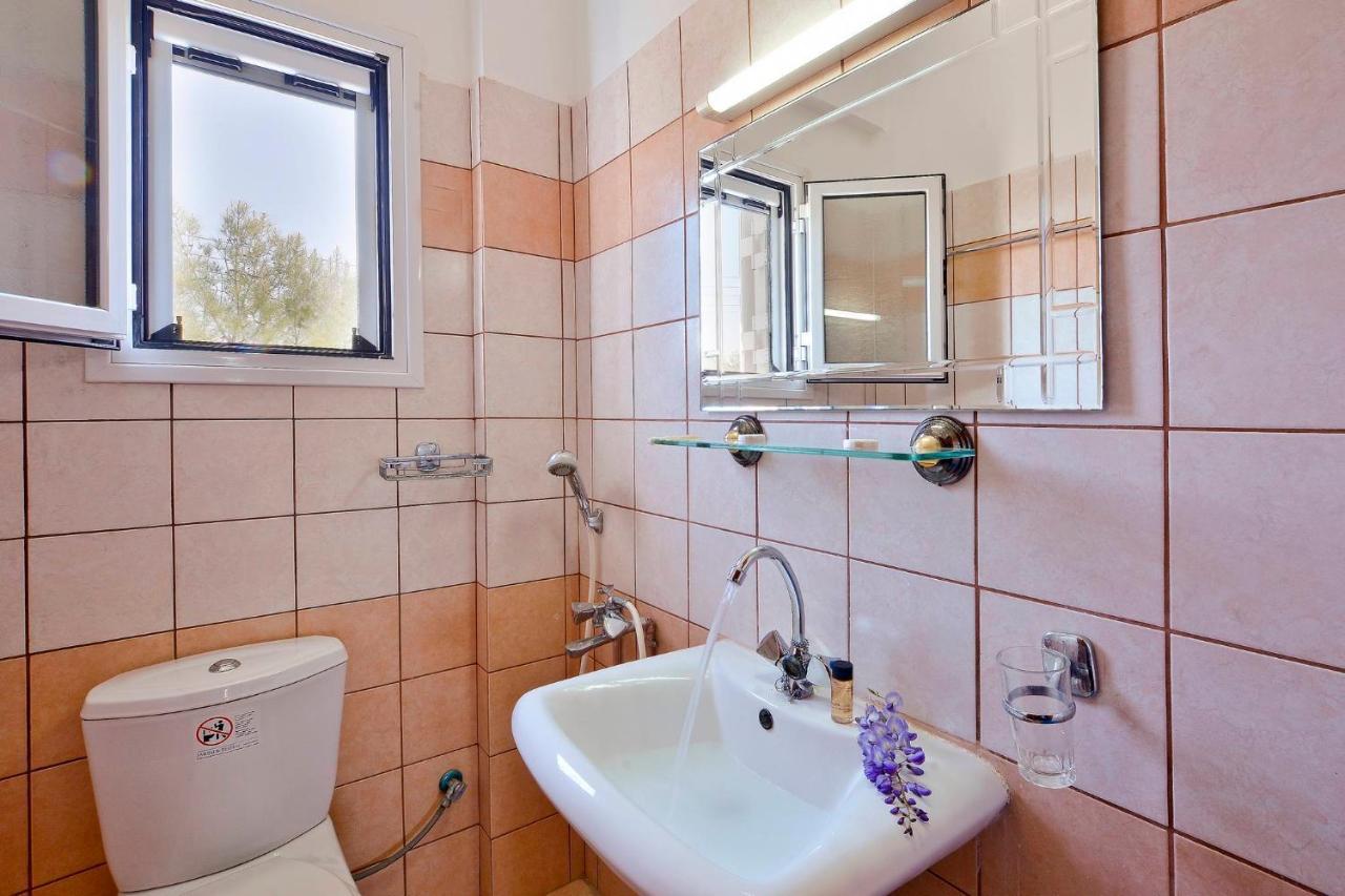Giokos Apartamento Ágios Matthaíos Exterior foto