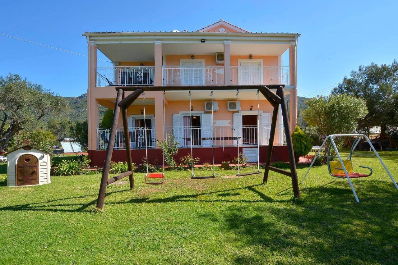 Giokos Apartamento Ágios Matthaíos Exterior foto